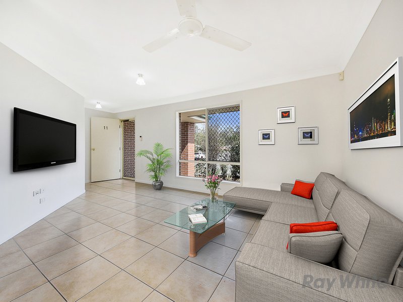 Photo - 11 Highgrove Court, Kurwongbah QLD 4503 - Image 2