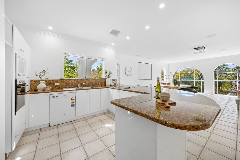 Photo - 11 Highview Terrace, St Lucia QLD 4067 - Image 7