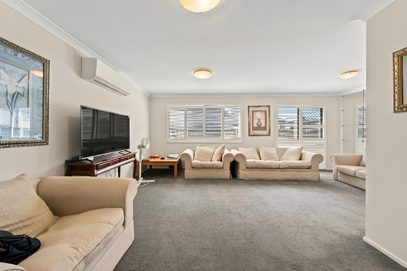 Photo - 11 Hilas Circuit, Sunnybank Hills QLD 4109 - Image 3