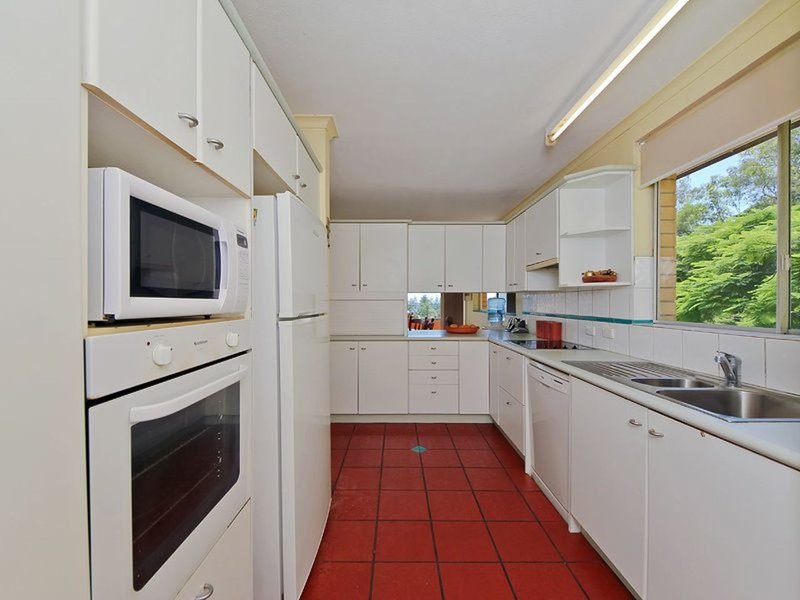 Photo - 1/1 Hill Ave , Burleigh Heads QLD 4220 - Image 9