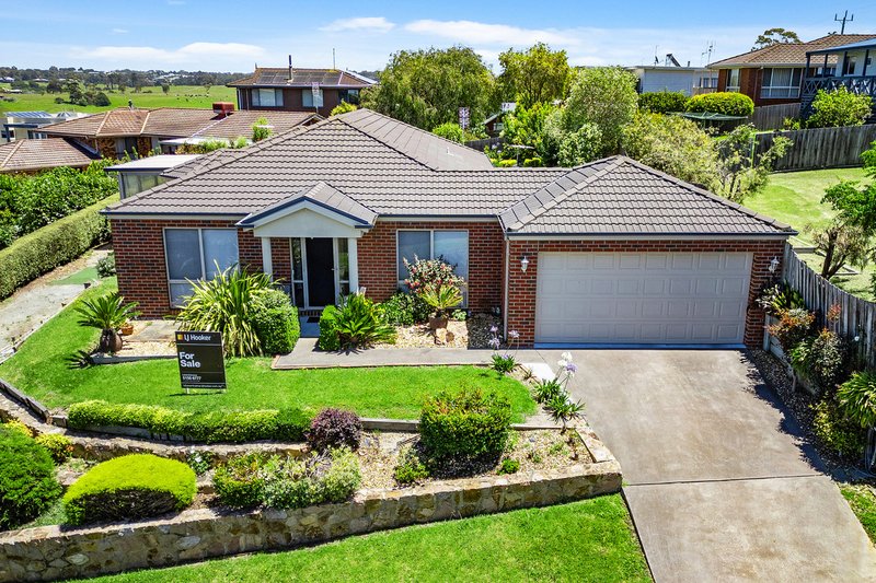 Photo - 11 Hillcrest Rise, Lakes Entrance VIC 3909 - Image 1