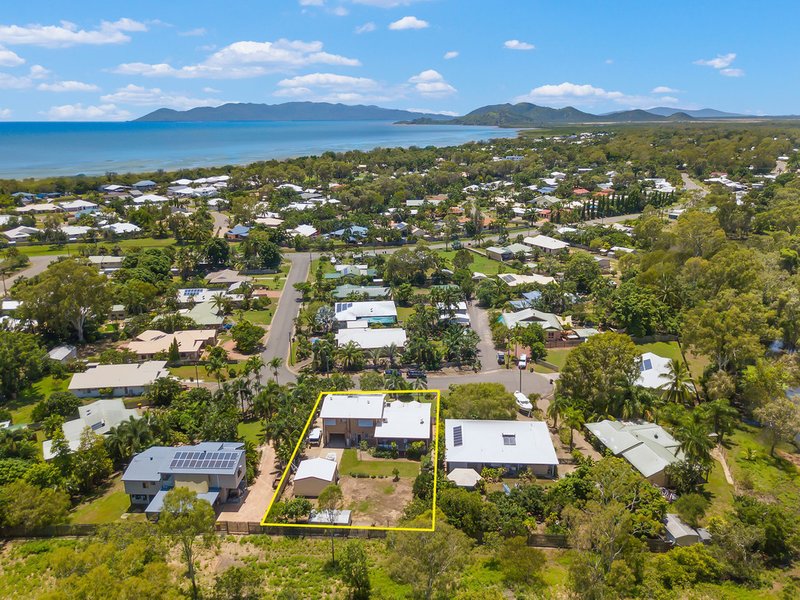 Photo - 11 Hillgrove Court, Bushland Beach QLD 4818 - Image 10