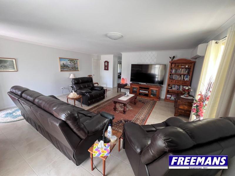 Photo - 11 Hilltop Drive, Ellesmere QLD 4610 - Image 4