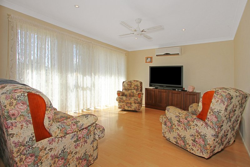 Photo - 11 Hillview Place, Sunshine Bay NSW 2536 - Image 7