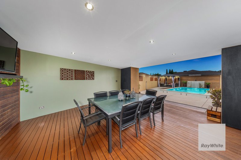 Photo - 11 Hindmarsh Way, Taylors Hill VIC 3037 - Image 13