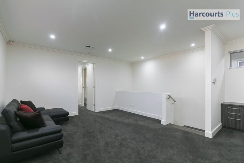 Photo - 11 Hobart Road, Henley Beach South SA 5022 - Image 16