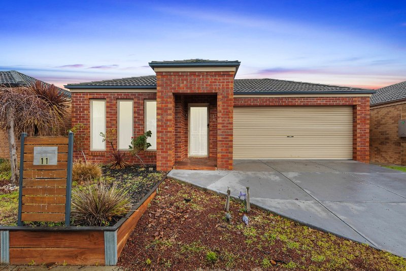 11 Hoddle Link, Manor Lakes VIC 3024