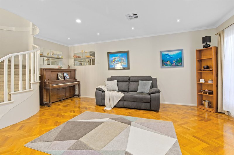 Photo - 11 Hodges Close, Rowville VIC 3178 - Image 2