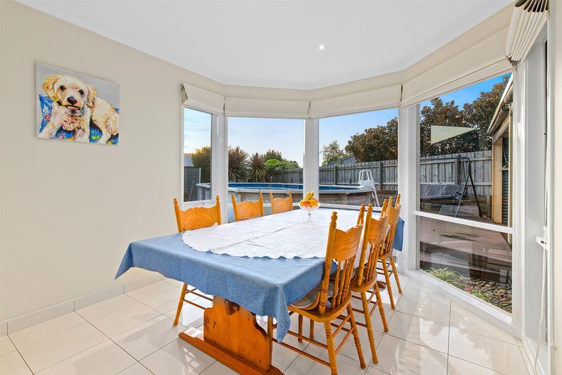 Photo - 11 Hodges Close, Rowville VIC 3178 - Image 6