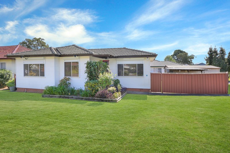 Photo - 11 Holden Street, Toongabbie NSW 2146 - Image 1