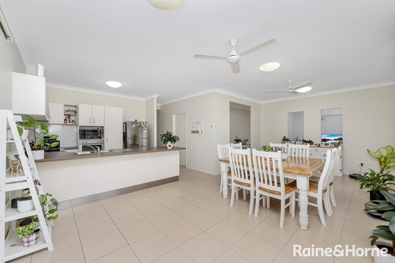 Photo - 11 Hollanders Crescent, Kelso QLD 4815 - Image 4