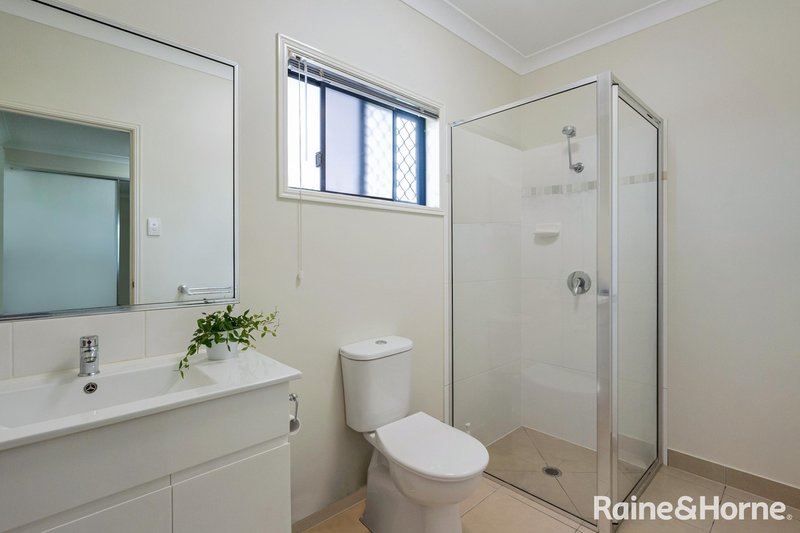 Photo - 11 Hollanders Crescent, Kelso QLD 4815 - Image 7