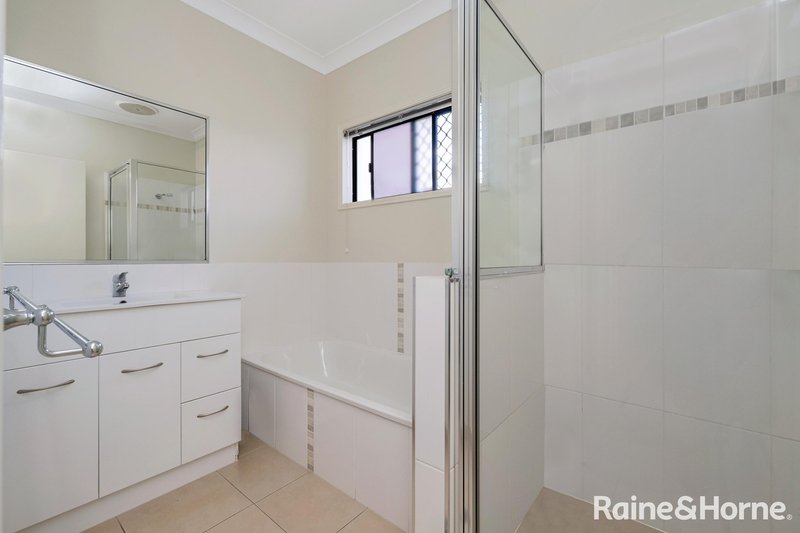 Photo - 11 Hollanders Crescent, Kelso QLD 4815 - Image 9