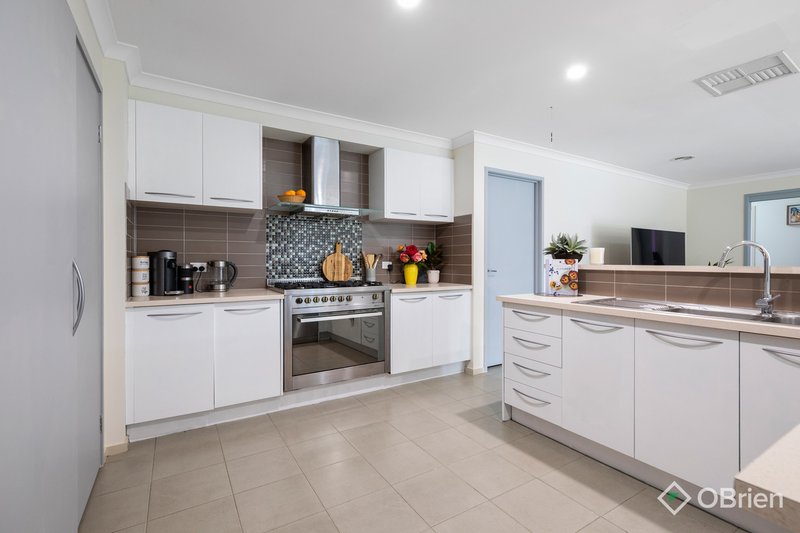 Photo - 11 Hollows Circuit, Tarneit VIC 3029 - Image 6