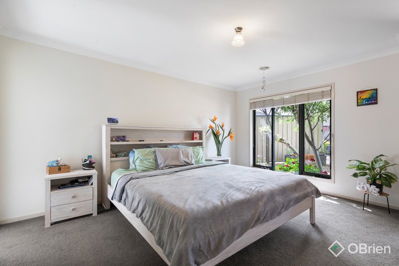 Photo - 11 Hollows Circuit, Tarneit VIC 3029 - Image 8