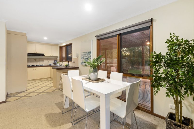 Photo - 11 Hollyhock Court, Cranbourne North VIC 3977 - Image 7