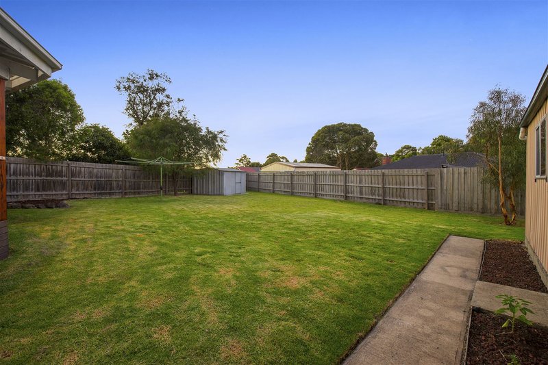 Photo - 11 Hollyhock Court, Cranbourne North VIC 3977 - Image 17