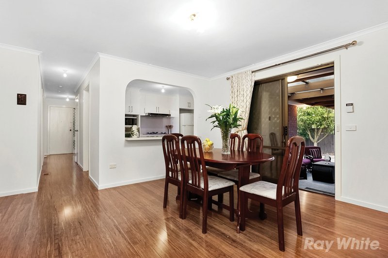 Photo - 11 Holmbury Boulevard, Mulgrave VIC 3170 - Image 3