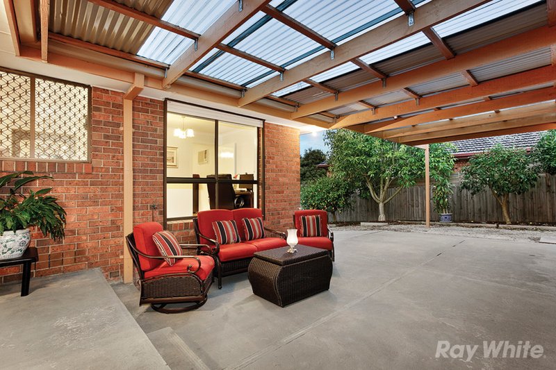 Photo - 11 Holmbury Boulevard, Mulgrave VIC 3170 - Image 8