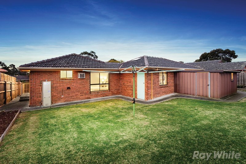 Photo - 11 Holmbury Boulevard, Mulgrave VIC 3170 - Image 9