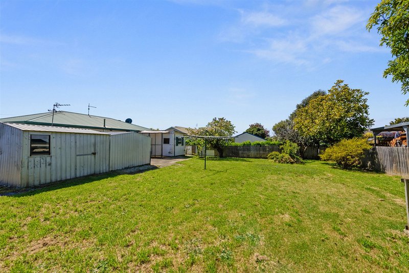 Photo - 11 Holyman Street, Devonport TAS 7310 - Image 8