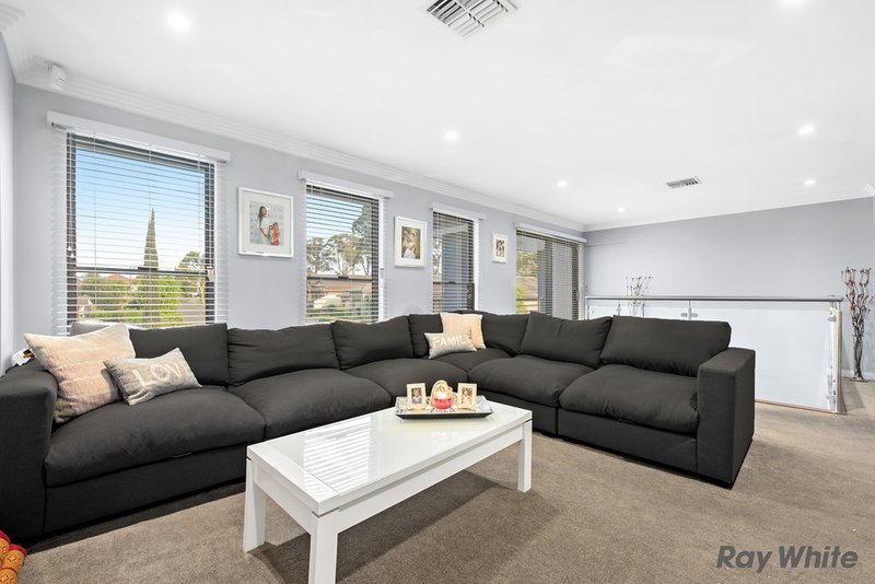 Photo - 11 Honeyeater Crescent, Beaumont Hills NSW 2155 - Image 6