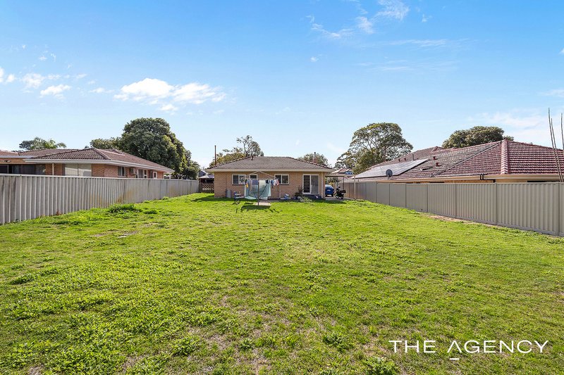 Photo - 11 Hope Avenue, Salter Point WA 6152 - Image 2