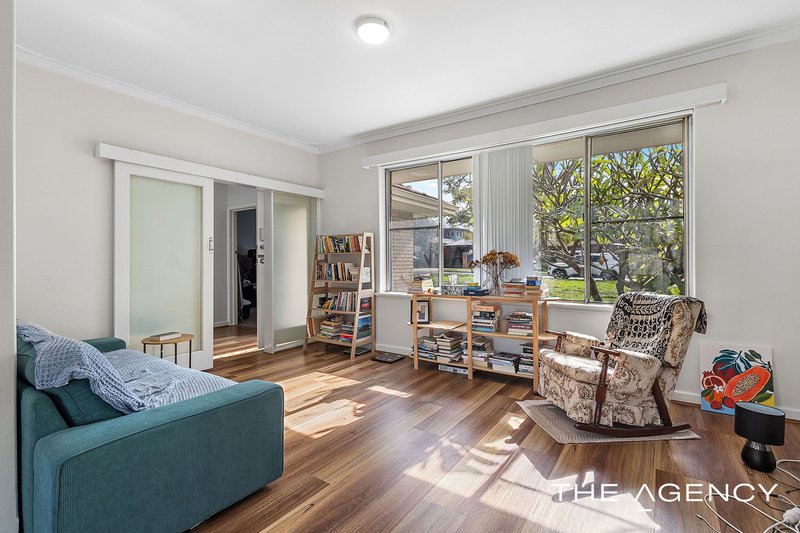 Photo - 11 Hope Avenue, Salter Point WA 6152 - Image 4