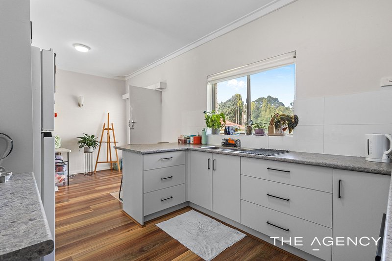Photo - 11 Hope Avenue, Salter Point WA 6152 - Image 8
