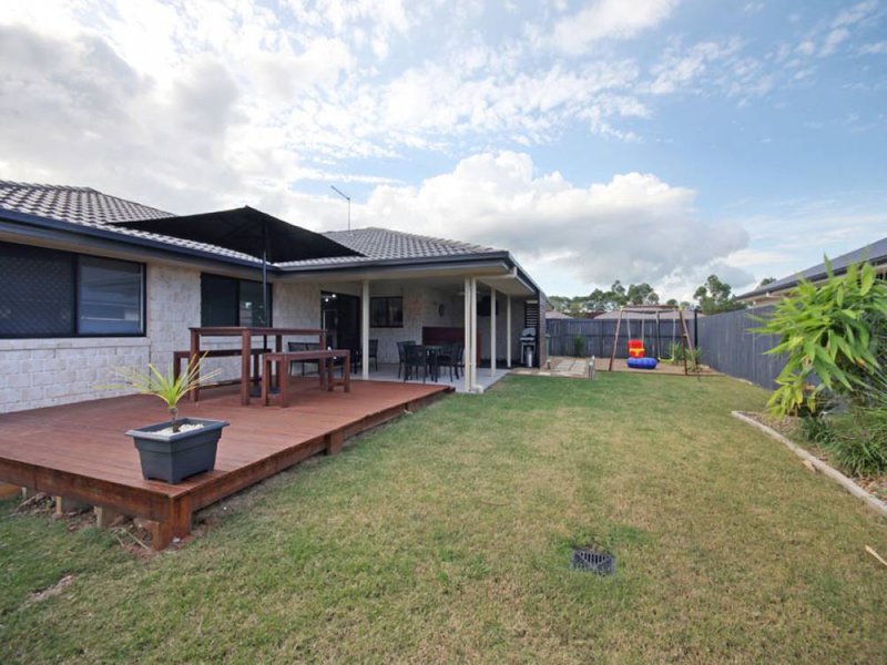 Photo - 11 Hopkins Chase, Caboolture QLD 4510 - Image 10