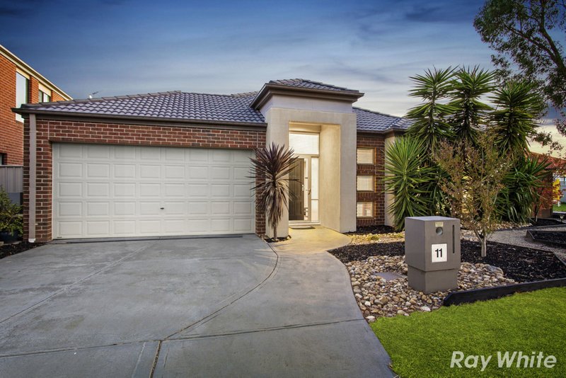 Photo - 11 Hopkins Pass, Pakenham VIC 3810 - Image 2