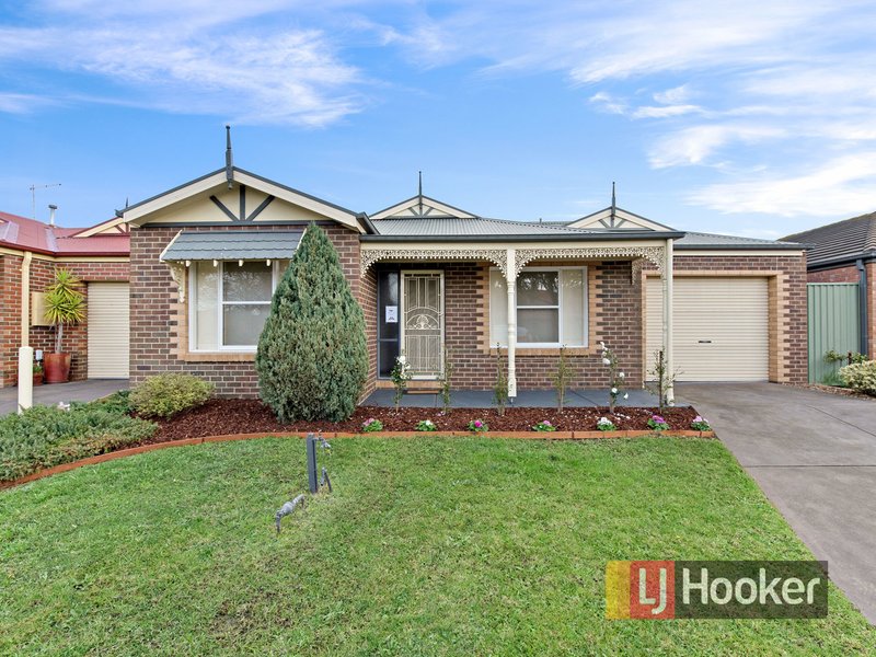 11 Horsham Drive, Cranbourne East VIC 3977