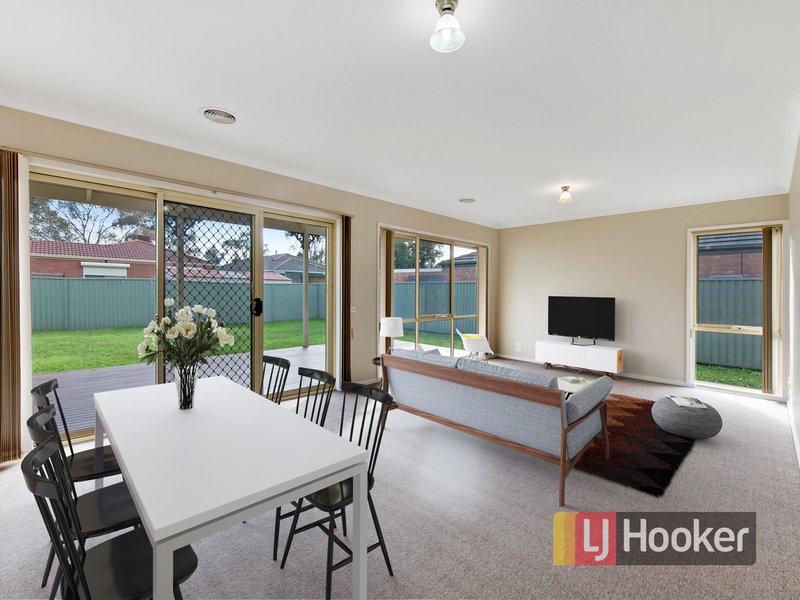 Photo - 11 Horsham Drive, Cranbourne East VIC 3977 - Image 2