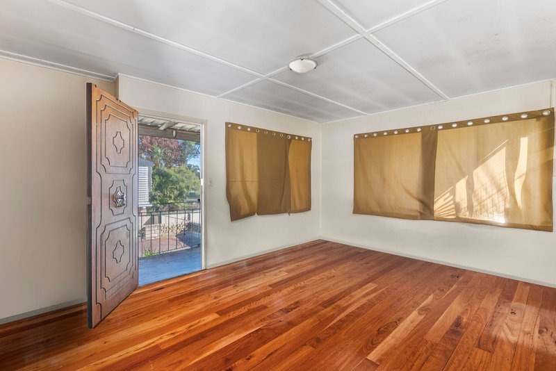 Photo - 11 Horton Street, Kingston QLD 4114 - Image 4