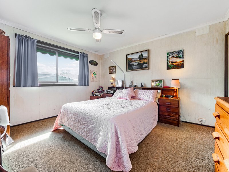 Photo - 11 Hotham Street, Cranbourne VIC 3977 - Image 10