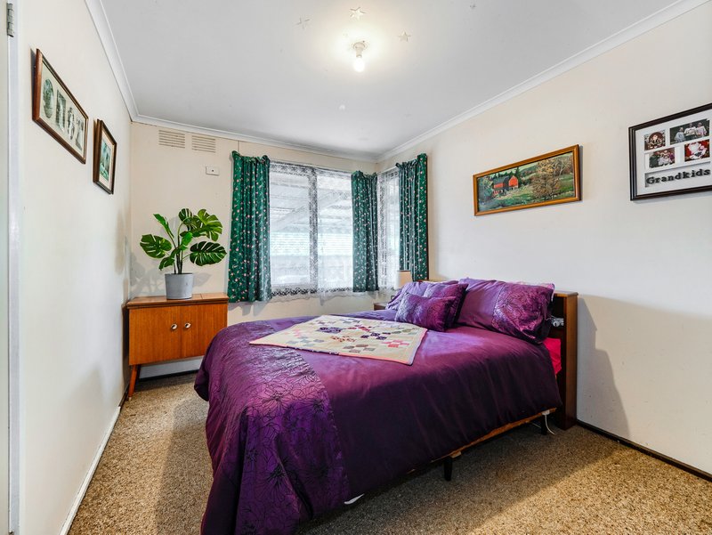 Photo - 11 Hotham Street, Cranbourne VIC 3977 - Image 11