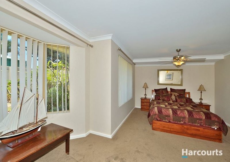 Photo - 11 Hovea Place, Coodanup WA 6210 - Image 6