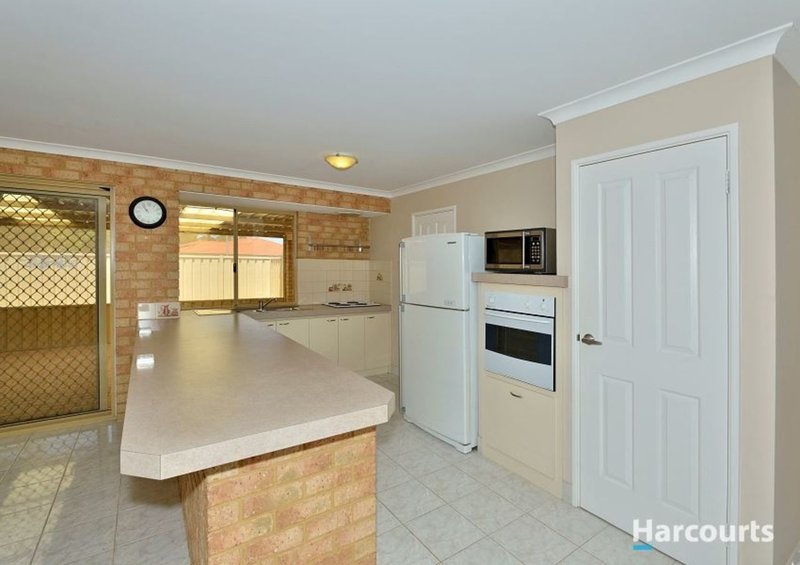 Photo - 11 Hovea Place, Coodanup WA 6210 - Image 9