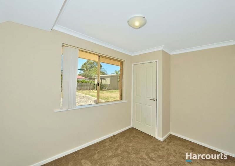 Photo - 11 Hovea Place, Coodanup WA 6210 - Image 14