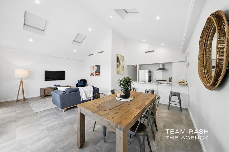 Photo - 11 Howie Way, Caversham WA 6055 - Image 1