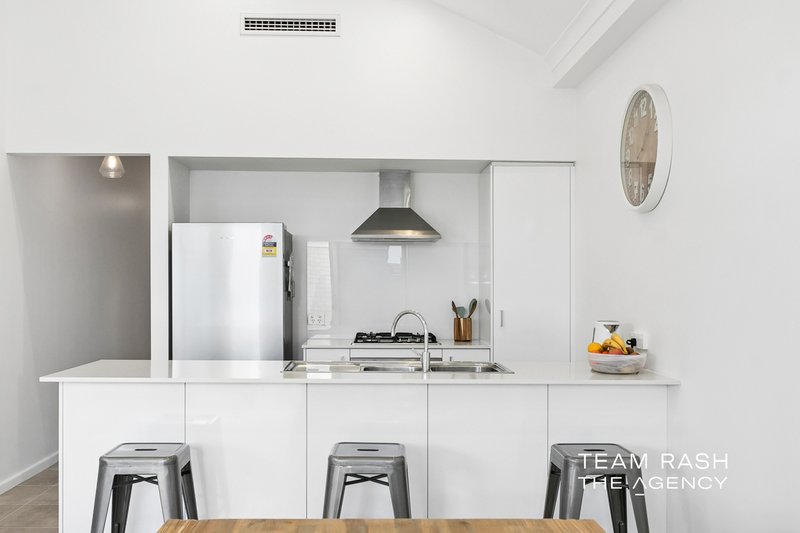 Photo - 11 Howie Way, Caversham WA 6055 - Image 2