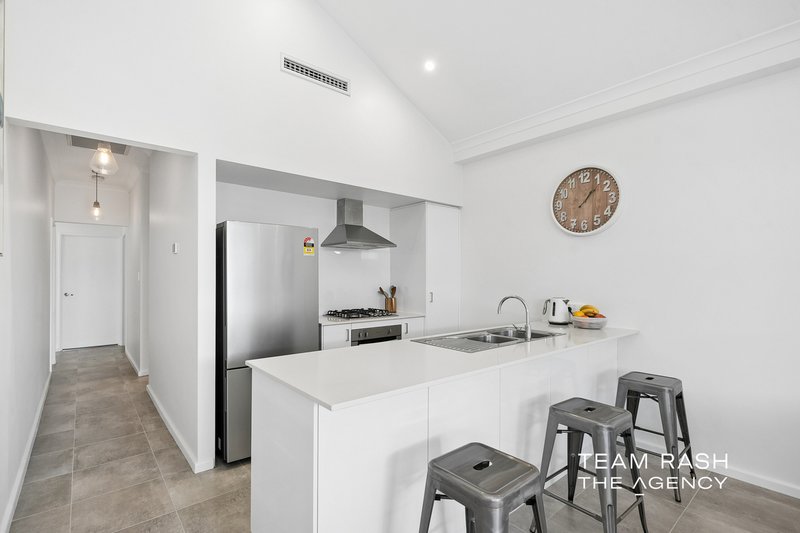 Photo - 11 Howie Way, Caversham WA 6055 - Image 3