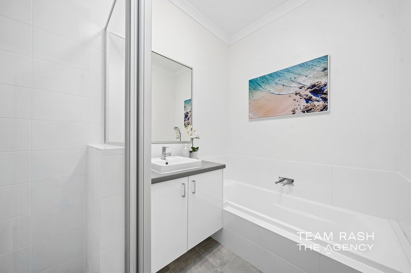 Photo - 11 Howie Way, Caversham WA 6055 - Image 16