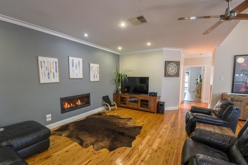 Photo - 11 Hughes Street, Horsham VIC 3400 - Image 9