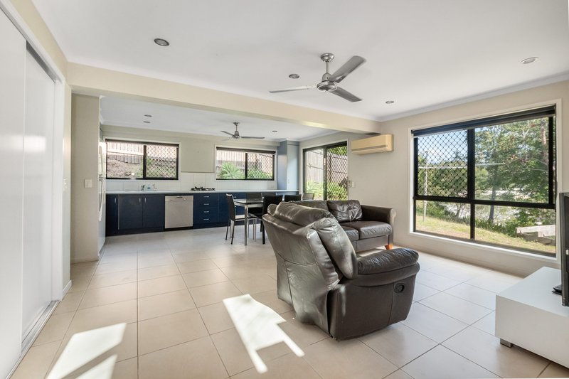 Photo - 11 Hunter Street, West Gladstone QLD 4680 - Image 2