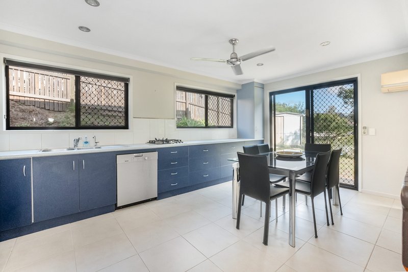 Photo - 11 Hunter Street, West Gladstone QLD 4680 - Image 4