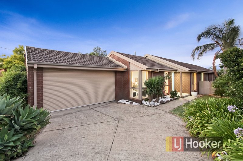 11 Huntington Drive, Hampton Park VIC 3976