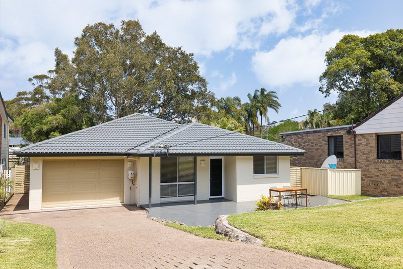 Photo - 11 Hutcheson Avenue, Soldiers Point NSW 2317 - Image 3