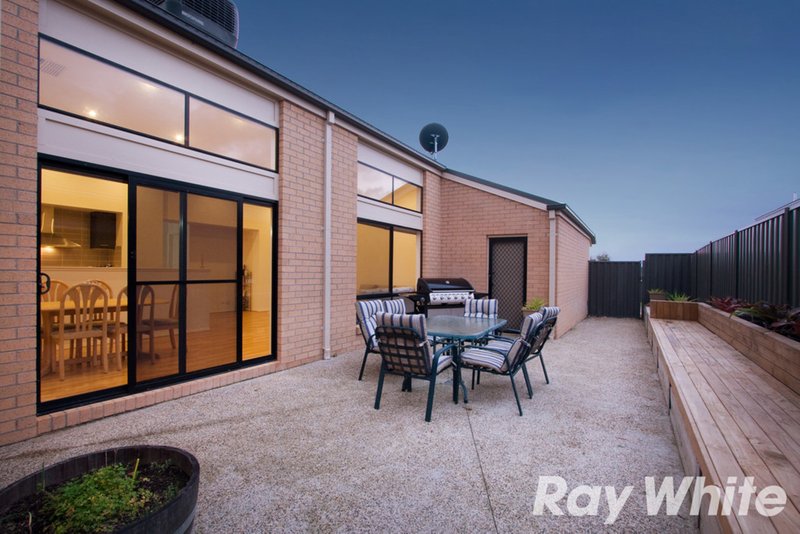 Photo - 11 Illawarra Way, Pakenham VIC 3810 - Image 5