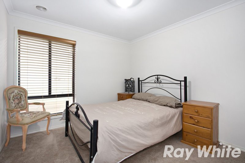 Photo - 11 Illawarra Way, Pakenham VIC 3810 - Image 9